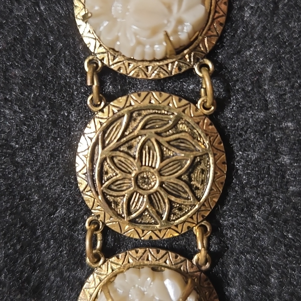 Vtg Goldtone Panel Bracelet - Picture 7 of 11